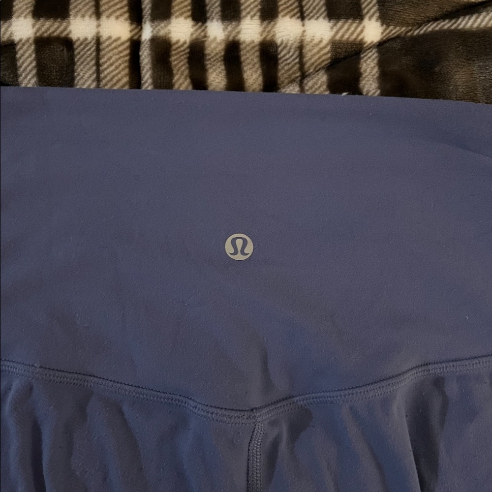 Lulu Lemon leggings/size 4. Worn once. Great condition.